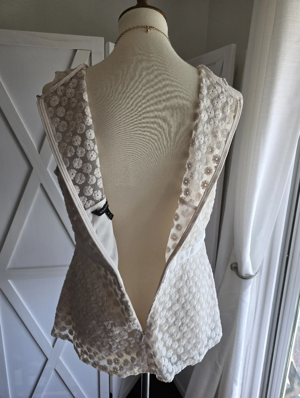 Banana Republic Women's Cream Embroidered/Eyelet Sleeveless Peplum Top